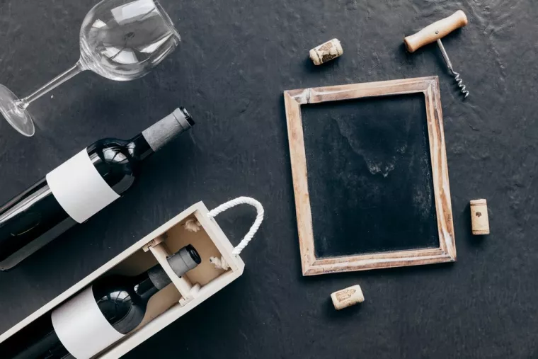Création du packaging et personnalisation du carton de bouteilles de vin pour un domaine viticole, Angoulême, ABAR